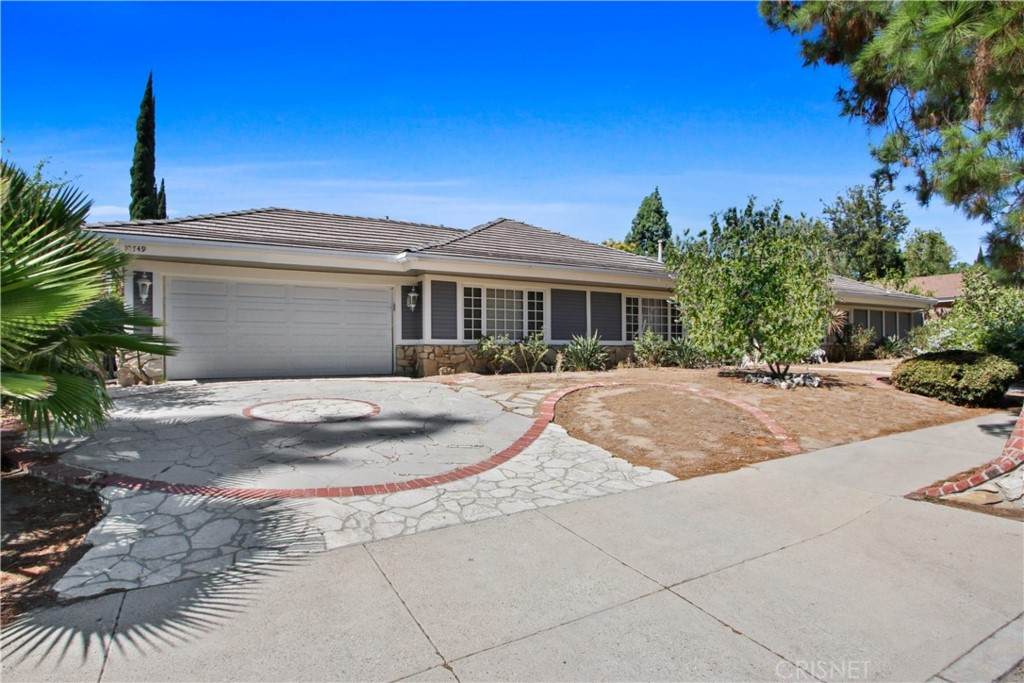 10749 Melvin Avenue - Photo 1