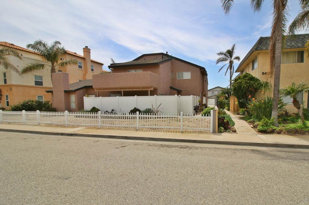 5352 Driftwood Street - Photo 1