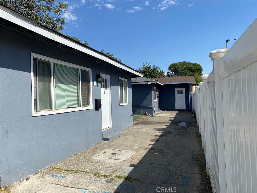 858 Oakland Avenue - Photo 1