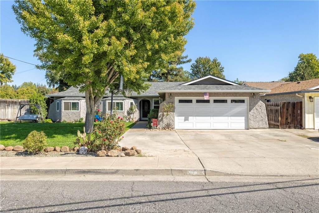 2190 Holly Avenue - Photo 1