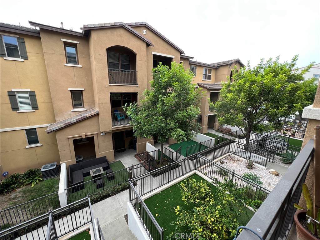 1864 Orizaba Avenue - Photo 1
