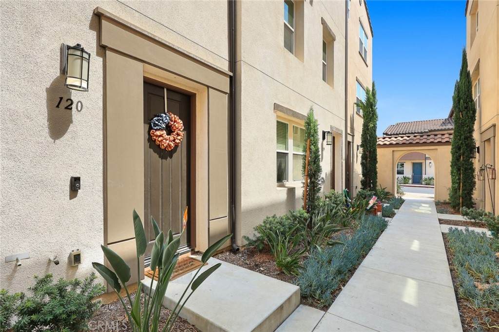 543 Foothill Boulevard - Photo 1