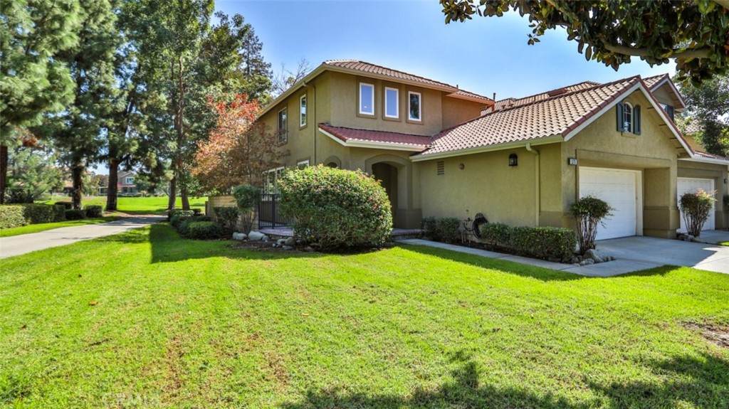 1570 La Quinta Drive - Photo 1