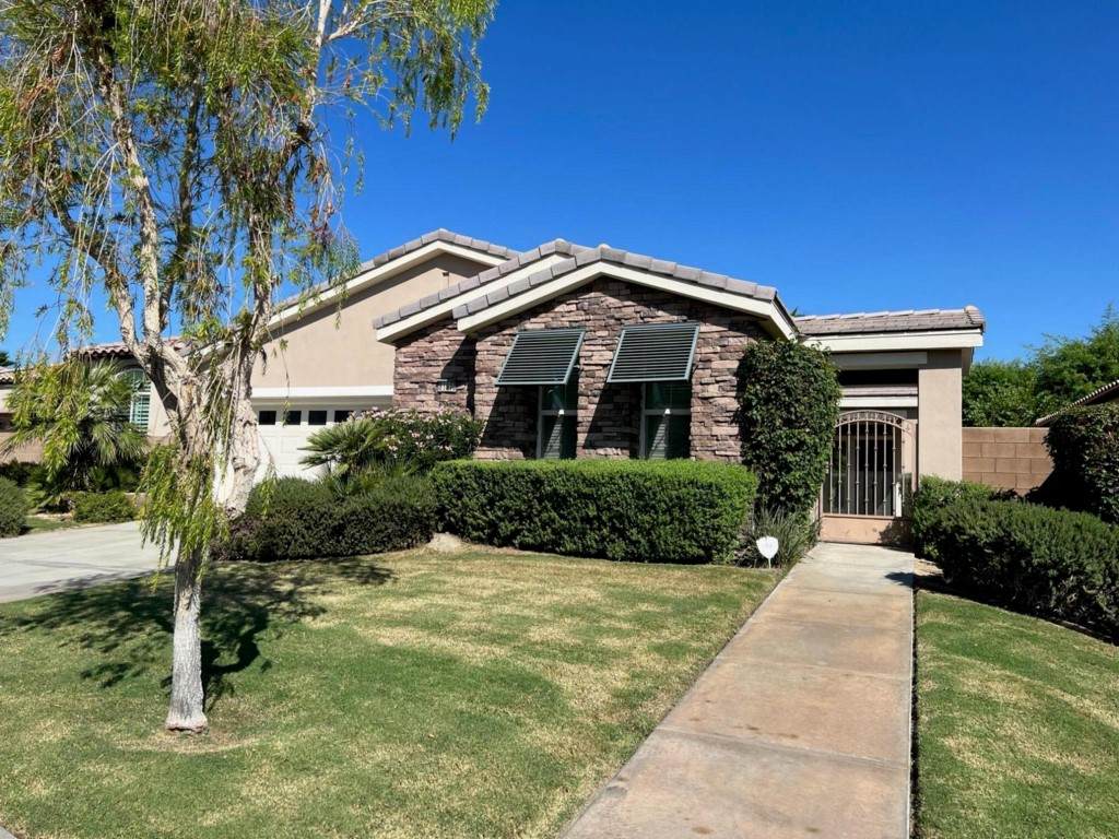 81810 La Paz Court - Photo 1