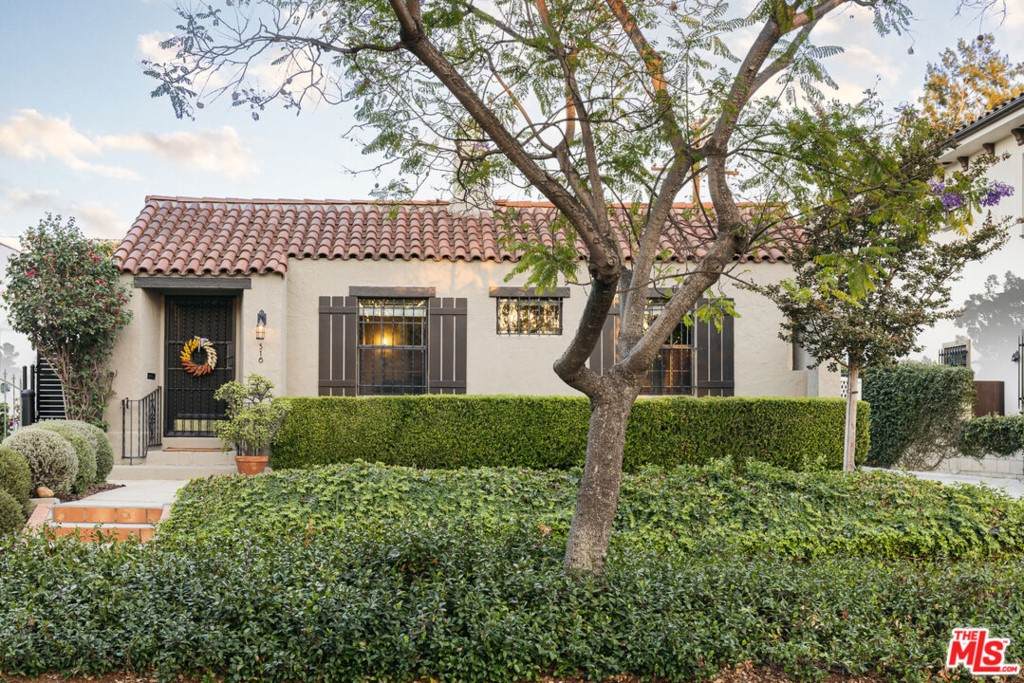516 Bronson Avenue - Photo 1