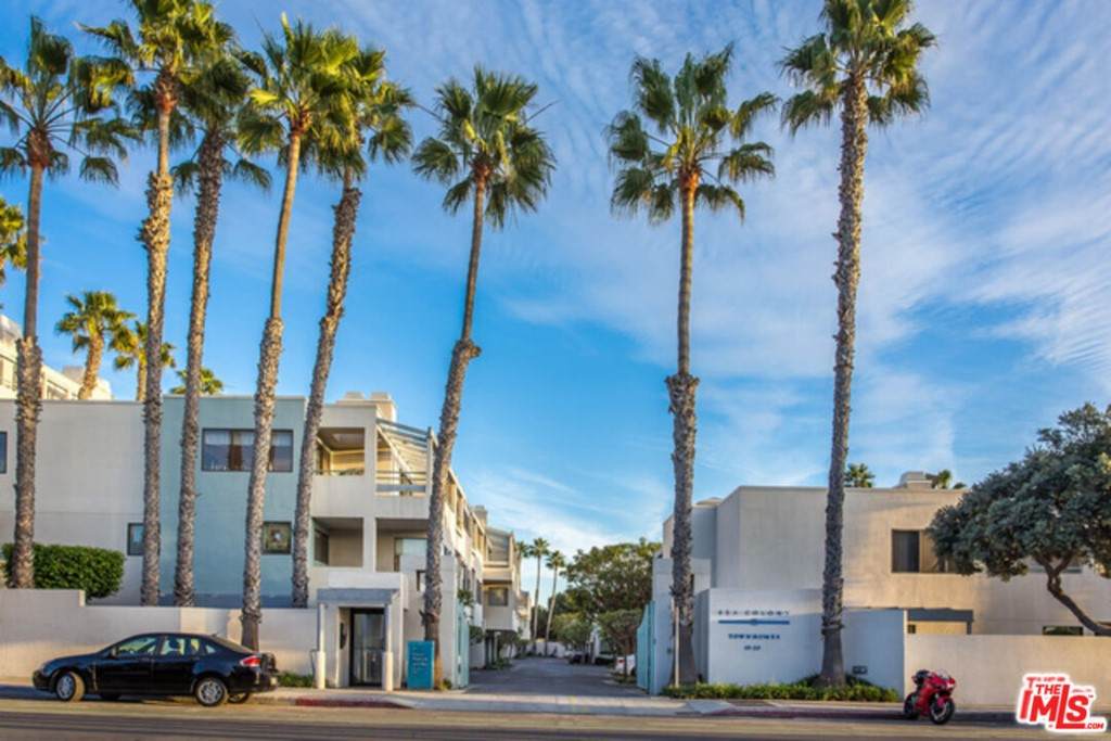 20 Ocean Park Boulevard - Photo 1