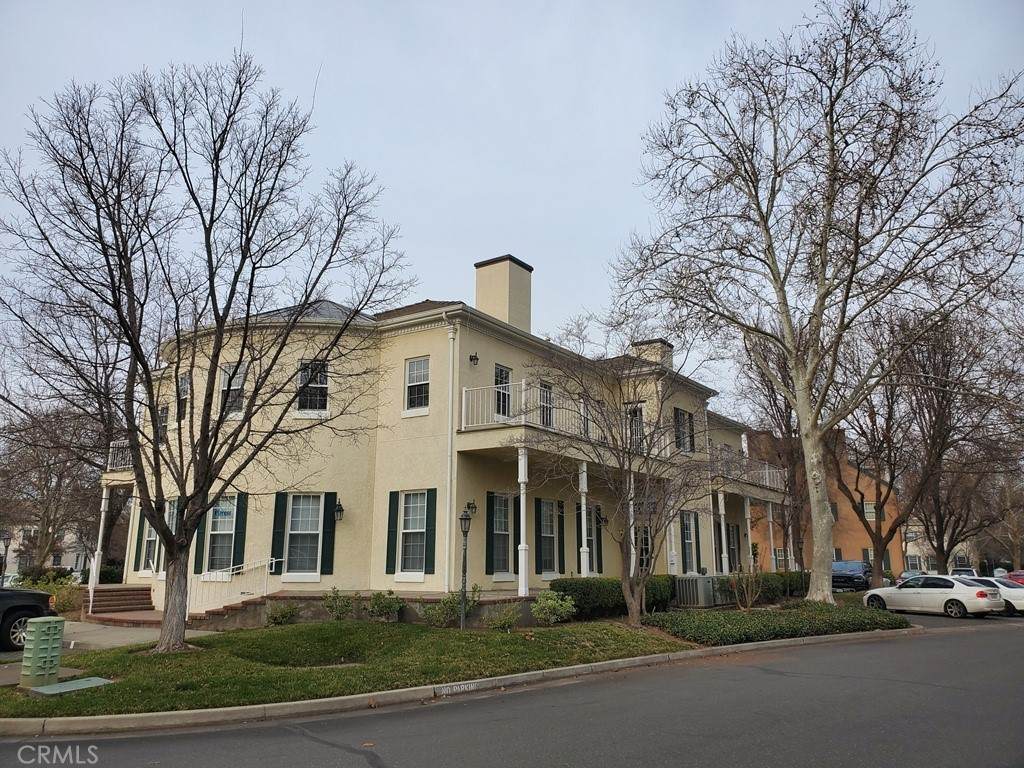60 Independence Circle - Photo 1