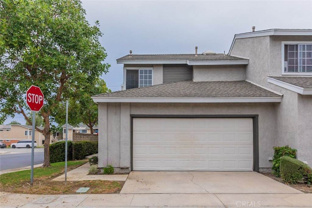 1637 Toyon Place - Photo 1