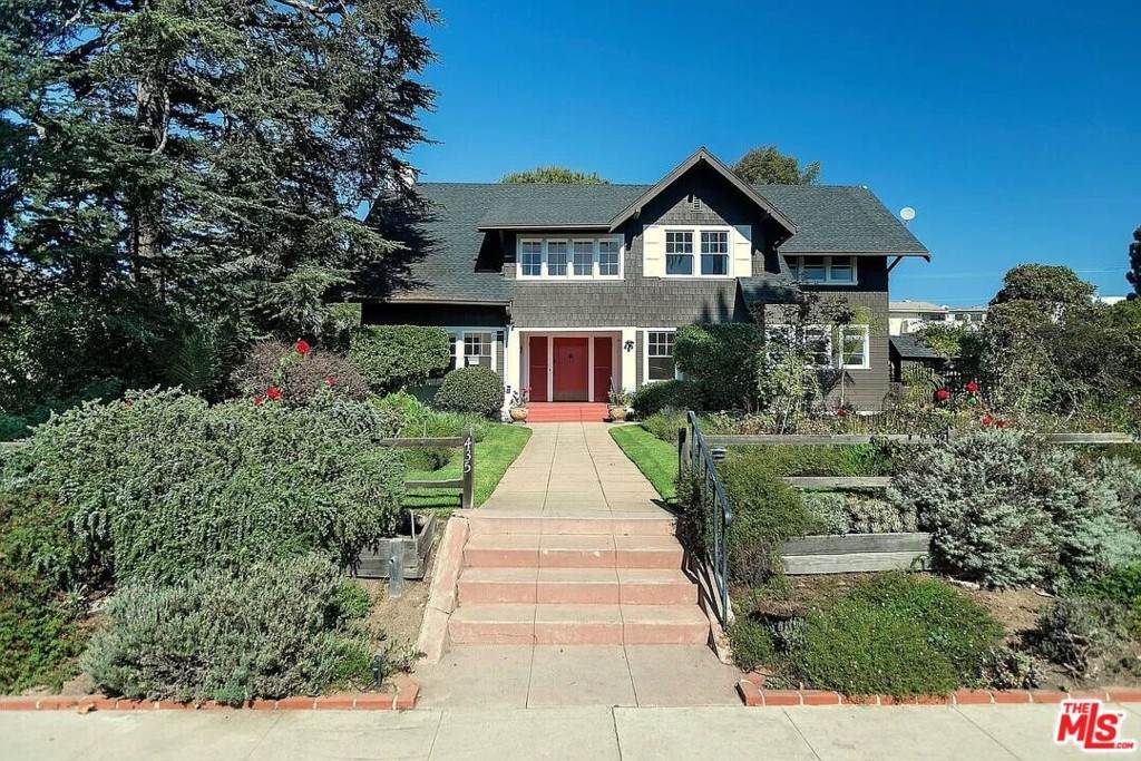 435 Georgina Avenue - Photo 1