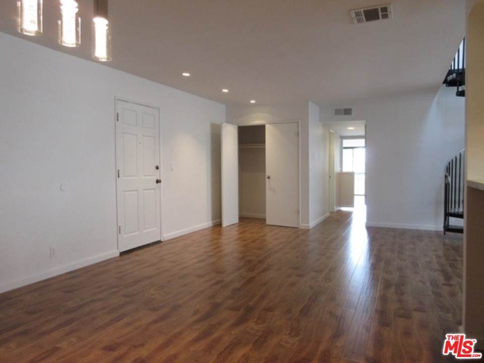 1738 Bentley Avenue - Photo 1