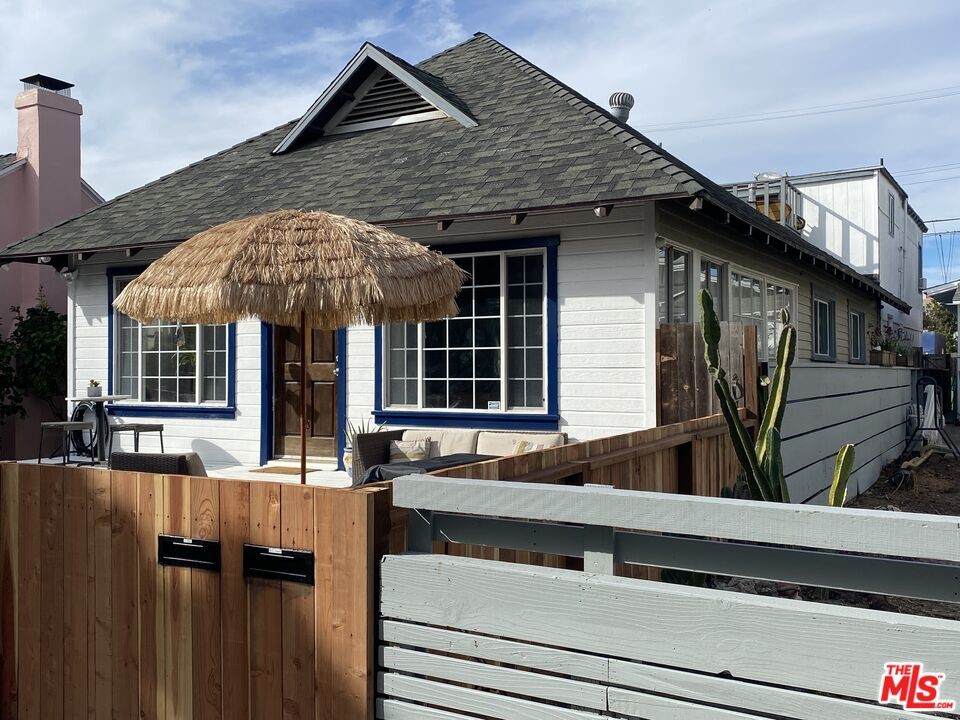 31 24TH Avenue - Photo 1
