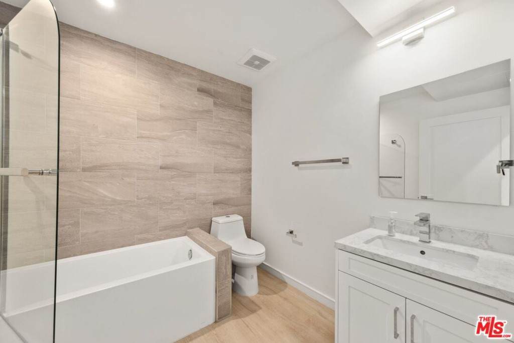 1187 Crenshaw Boulevard - Photo 1
