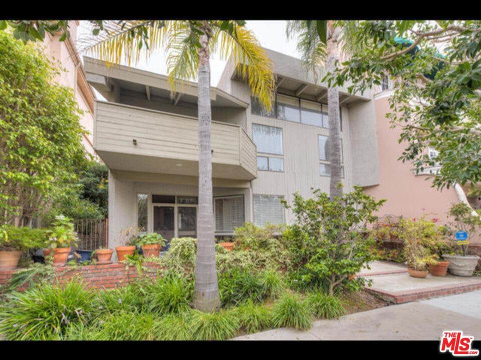 3602 Grand Canal - Photo 1