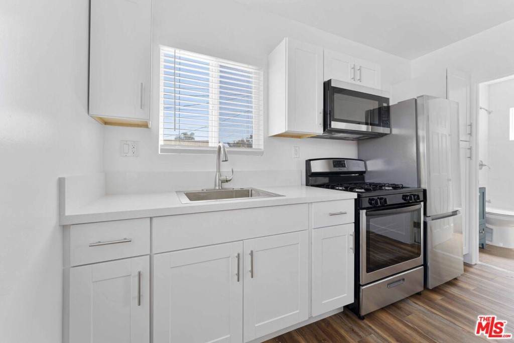842 115th Street - Photo 1