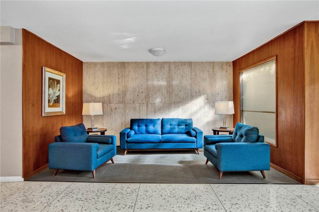 385 Oakland Avenue - Photo 1