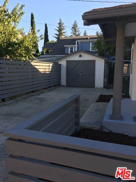 820 California Avenue - Photo 1