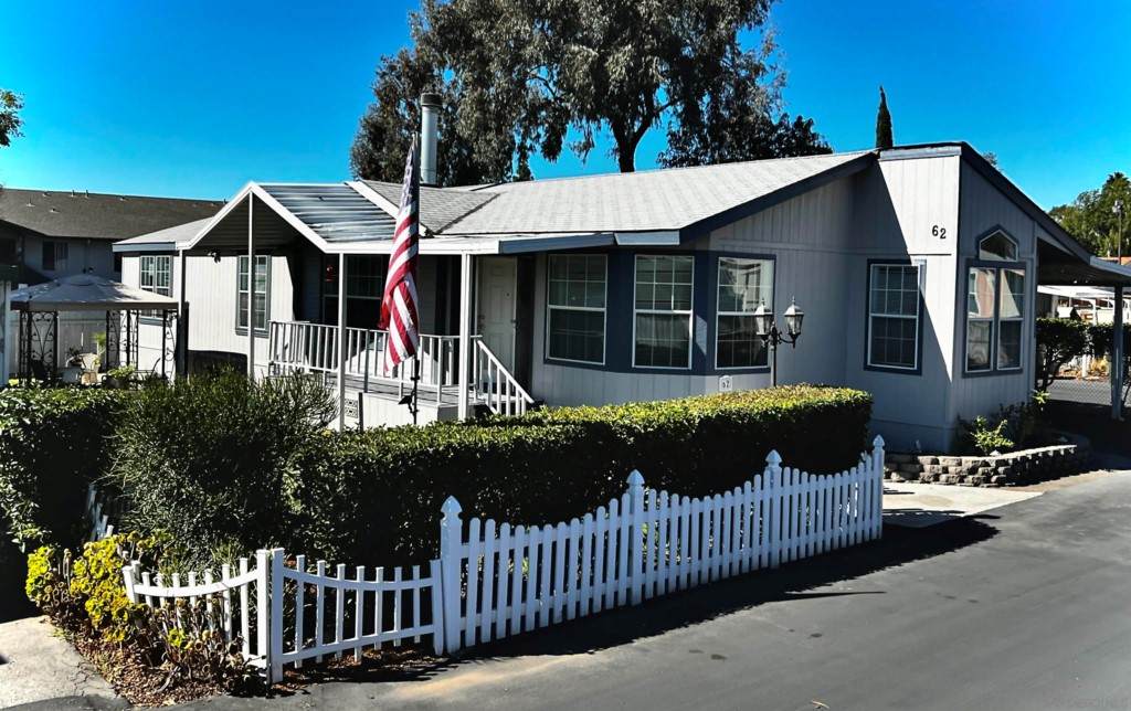 260 Bradley - Photo 1