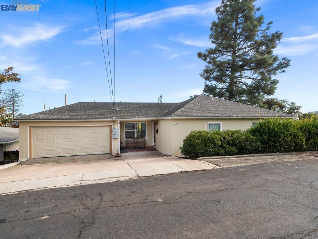2425 Birch St - Photo 1