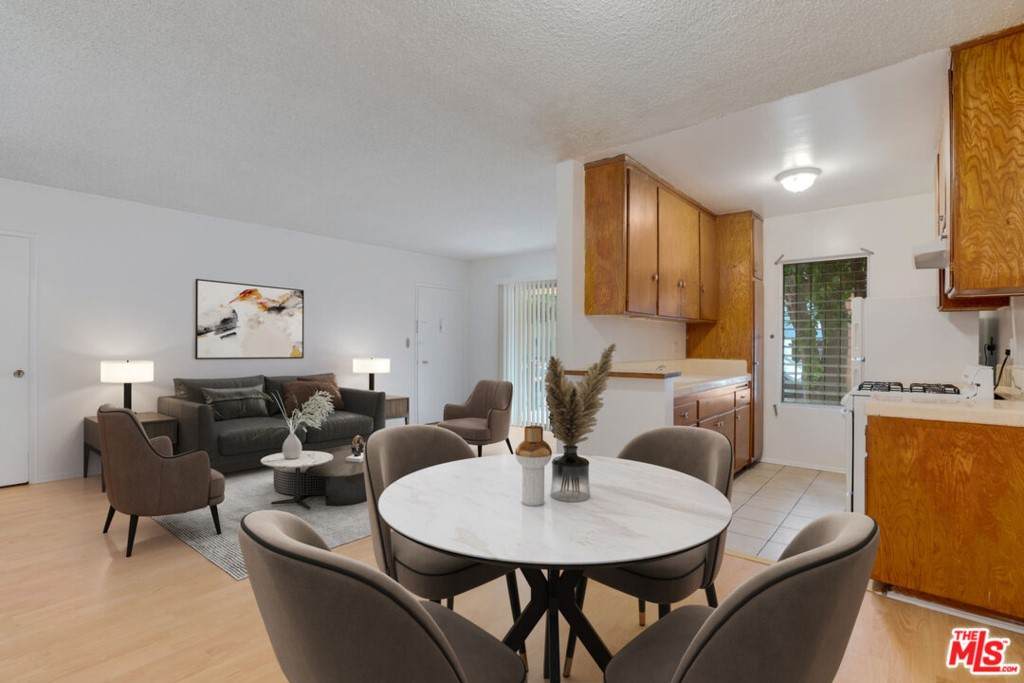 1603 Granville - Photo 1