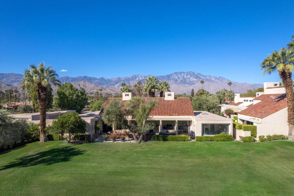 139 Desert West Drive - Photo 1