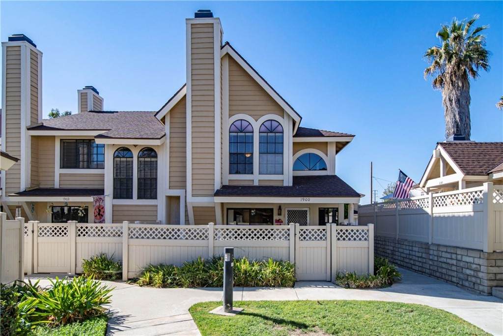 1900 Covina Boulevard - Photo 1
