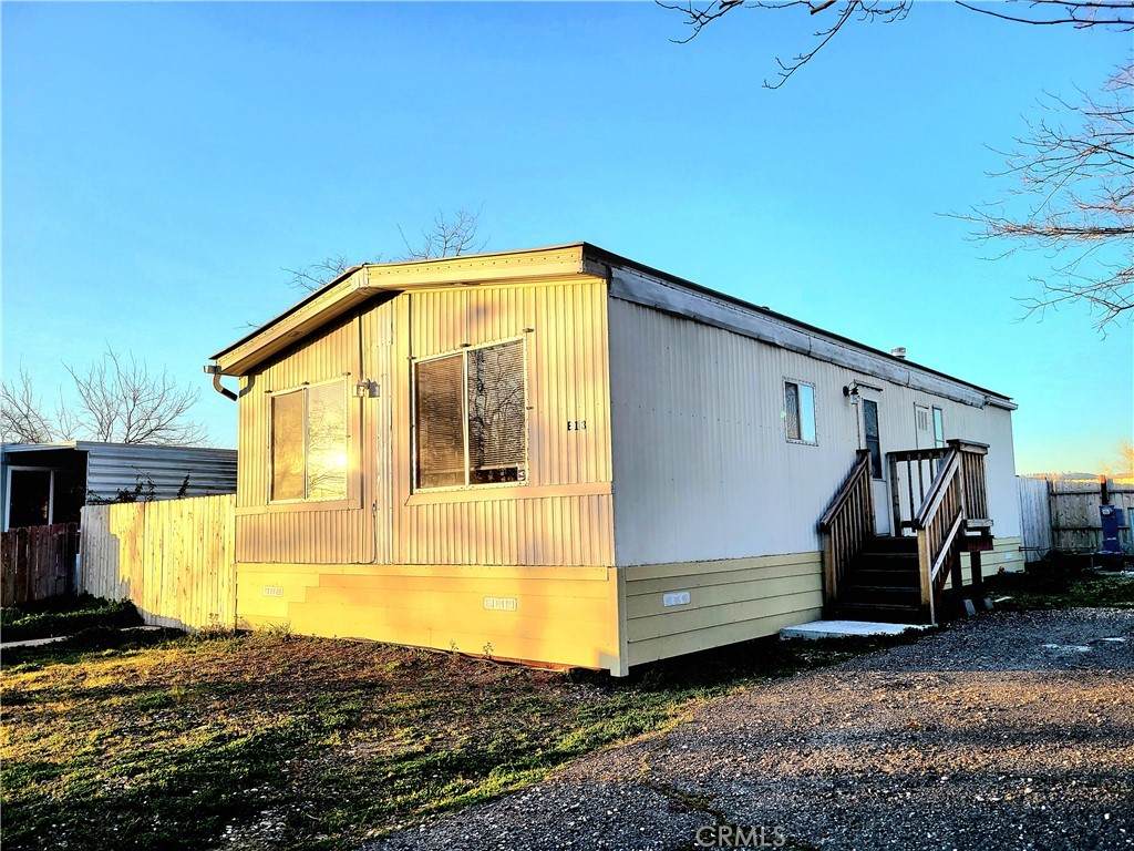 2920 Clark - Photo 1