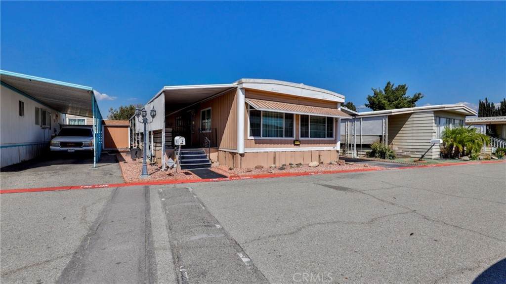 750 Rialto Ave - Photo 1