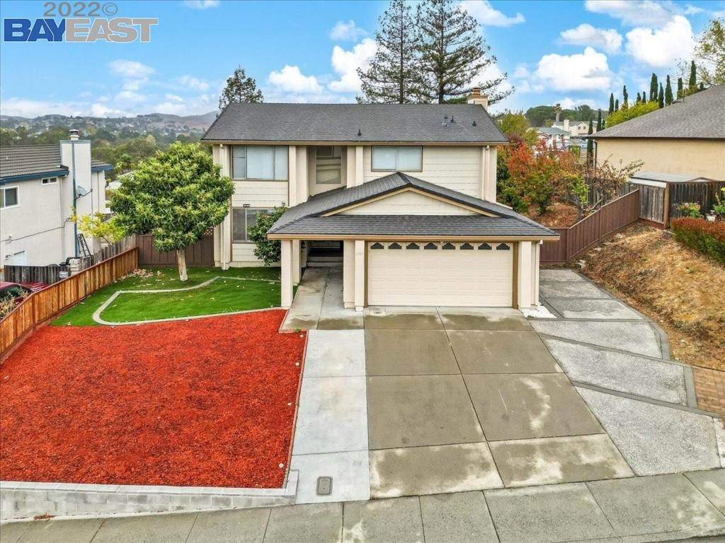 1747 Pheasant Dr - Photo 1