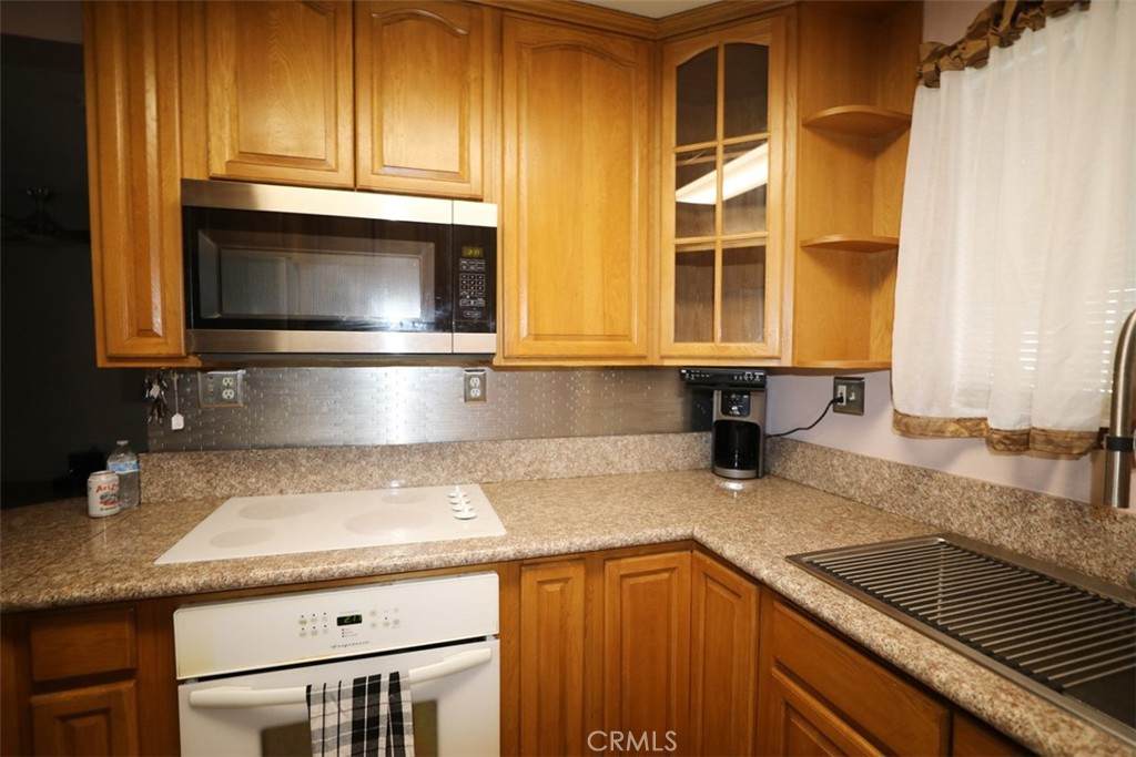 5526 Traymore Avenue - Photo 1