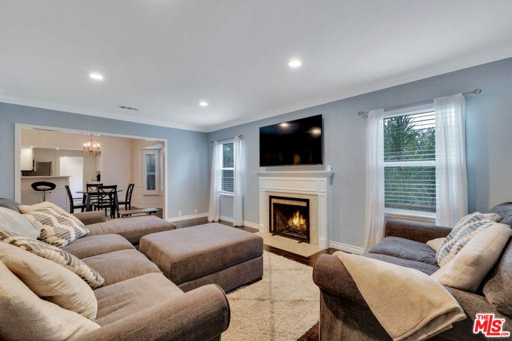 4242 Van Nuys Boulevard - Photo 1