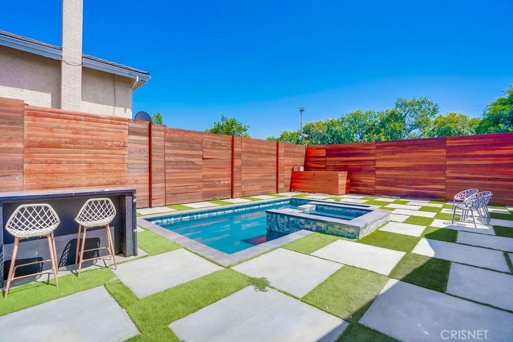 5030 Amestoy Avenue - Photo 1