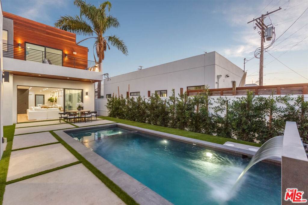 1015 Palms Boulevard - Photo 1