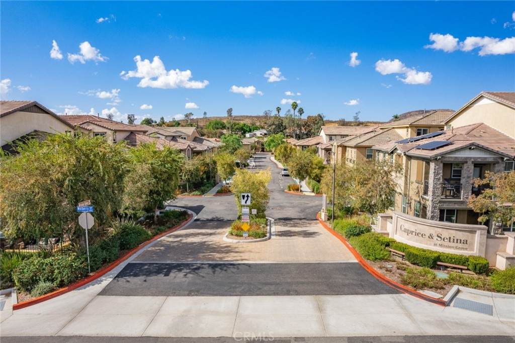 422 Penelope Drive - Photo 1