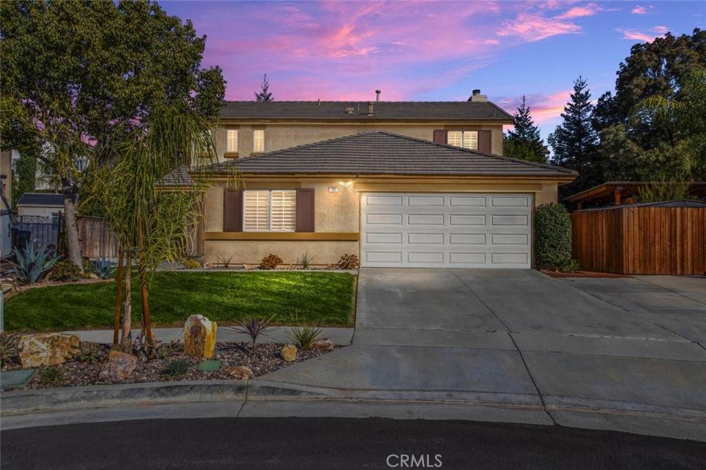 752 Mockingbird Circle - Photo 1