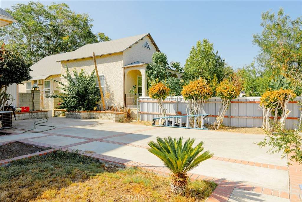 1051 Locust Street - Photo 1