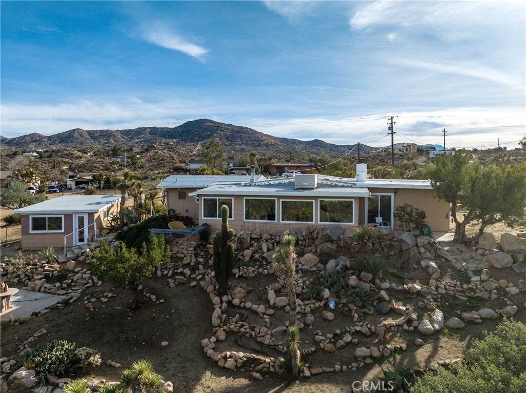 54866 Mountain View - Photo 1