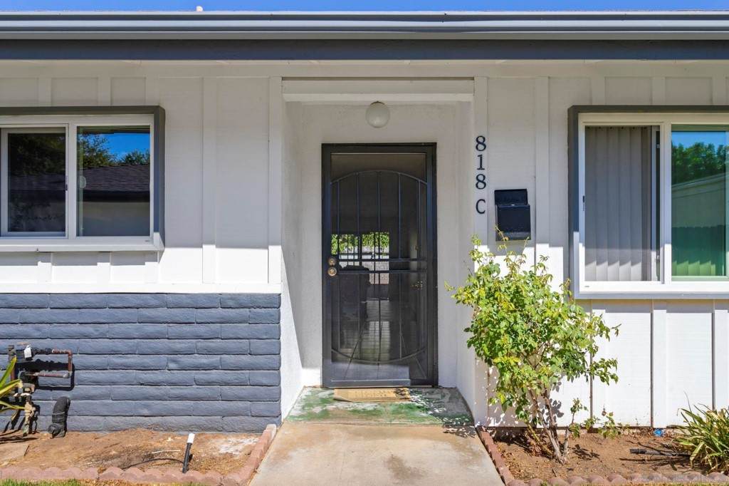 818 Washington Ave - Photo 1