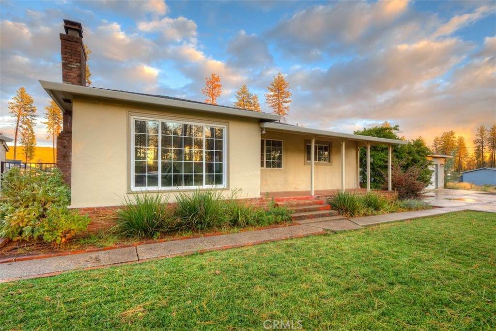 1763 Heynen Road - Photo 1