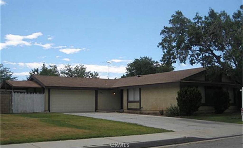 44314 Gingham Avenue - Photo 1