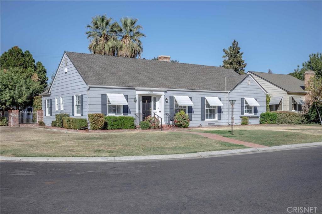 2020 Bradford Street - Photo 1
