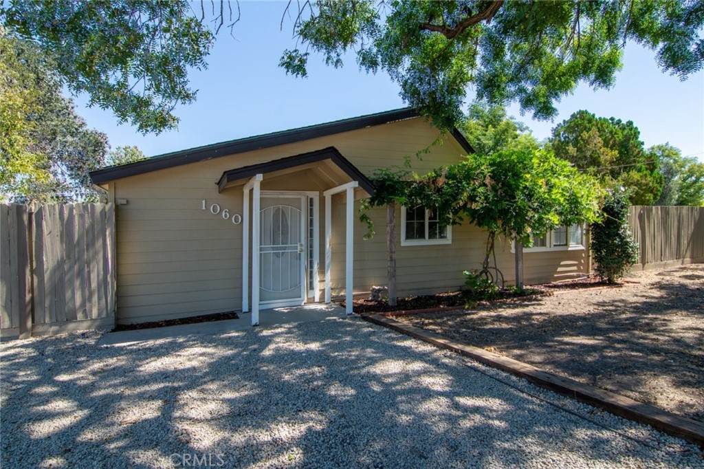 1060 Muir - Photo 1