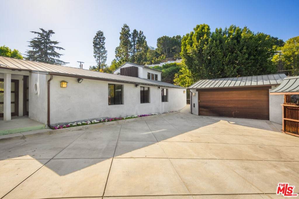 1799 Correa Way - Photo 1