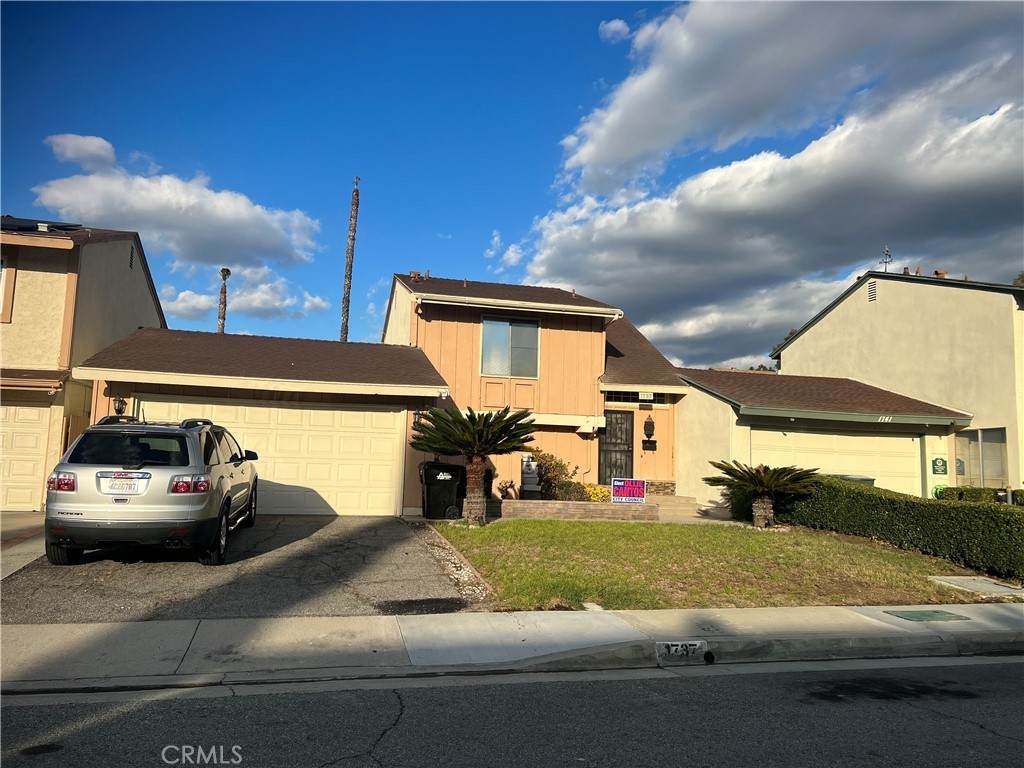 1737 Glenridge Circle - Photo 1