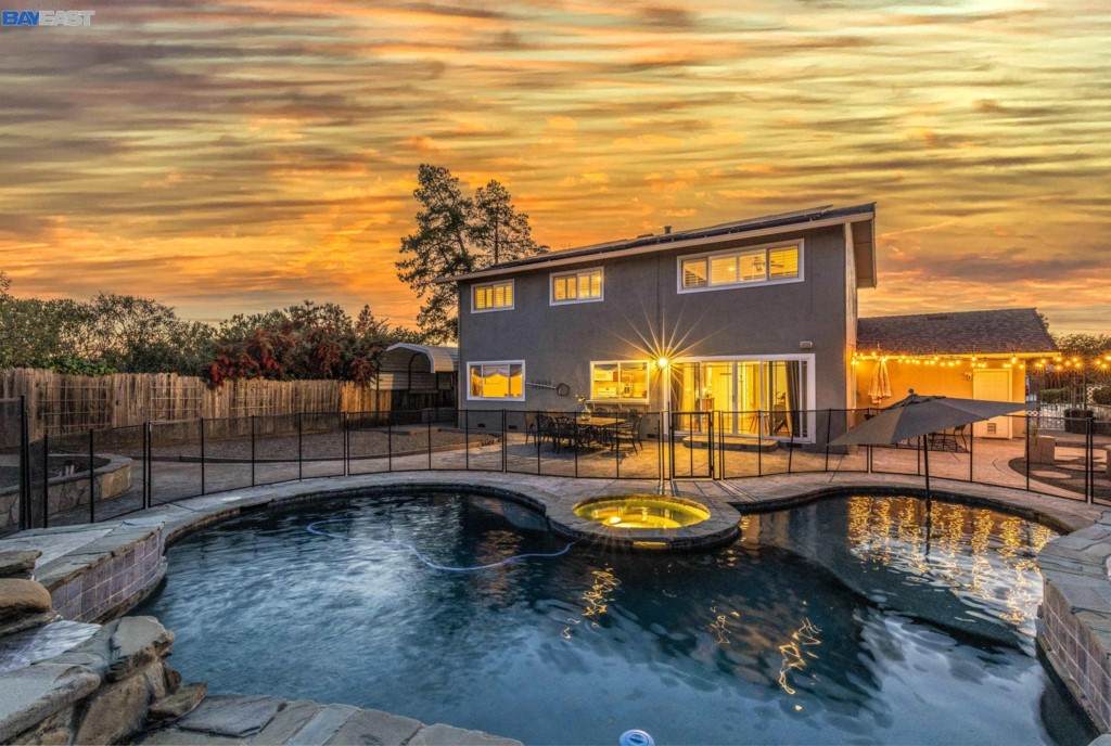 1270 Asti Ct - Photo 1
