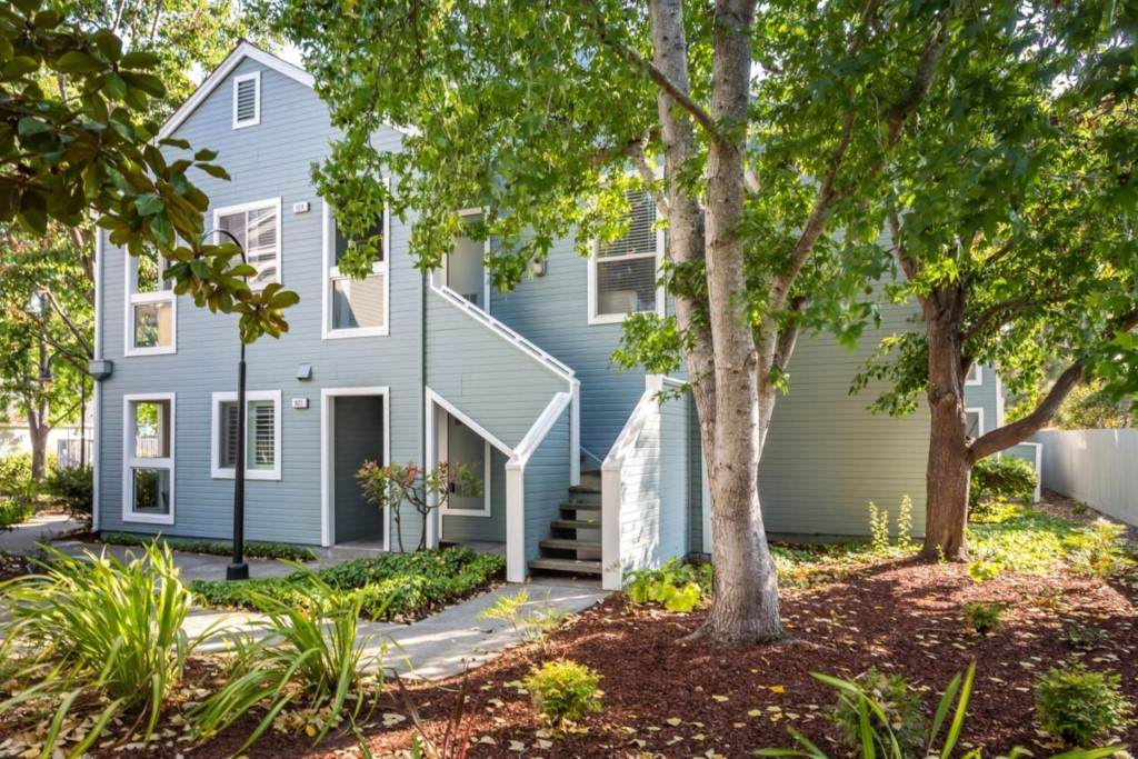 827 Portwalk Place - Photo 1