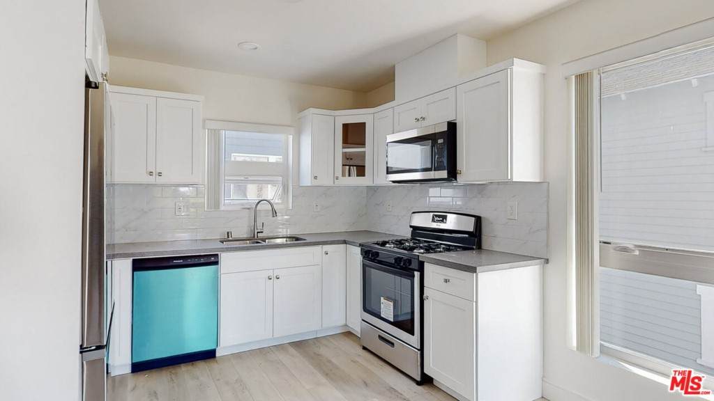 238 Rosemont Avenue - Photo 1