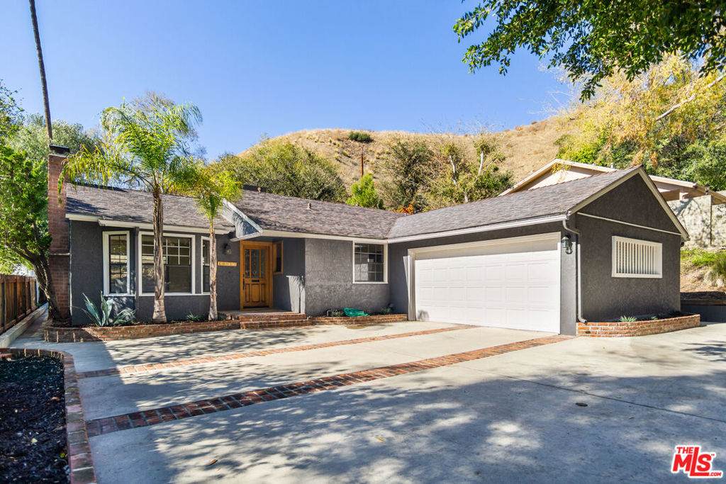 10017 Roscoe Boulevard - Photo 1
