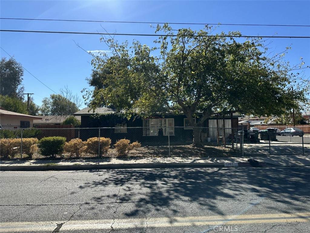 1185 Devonshire Avenue - Photo 1