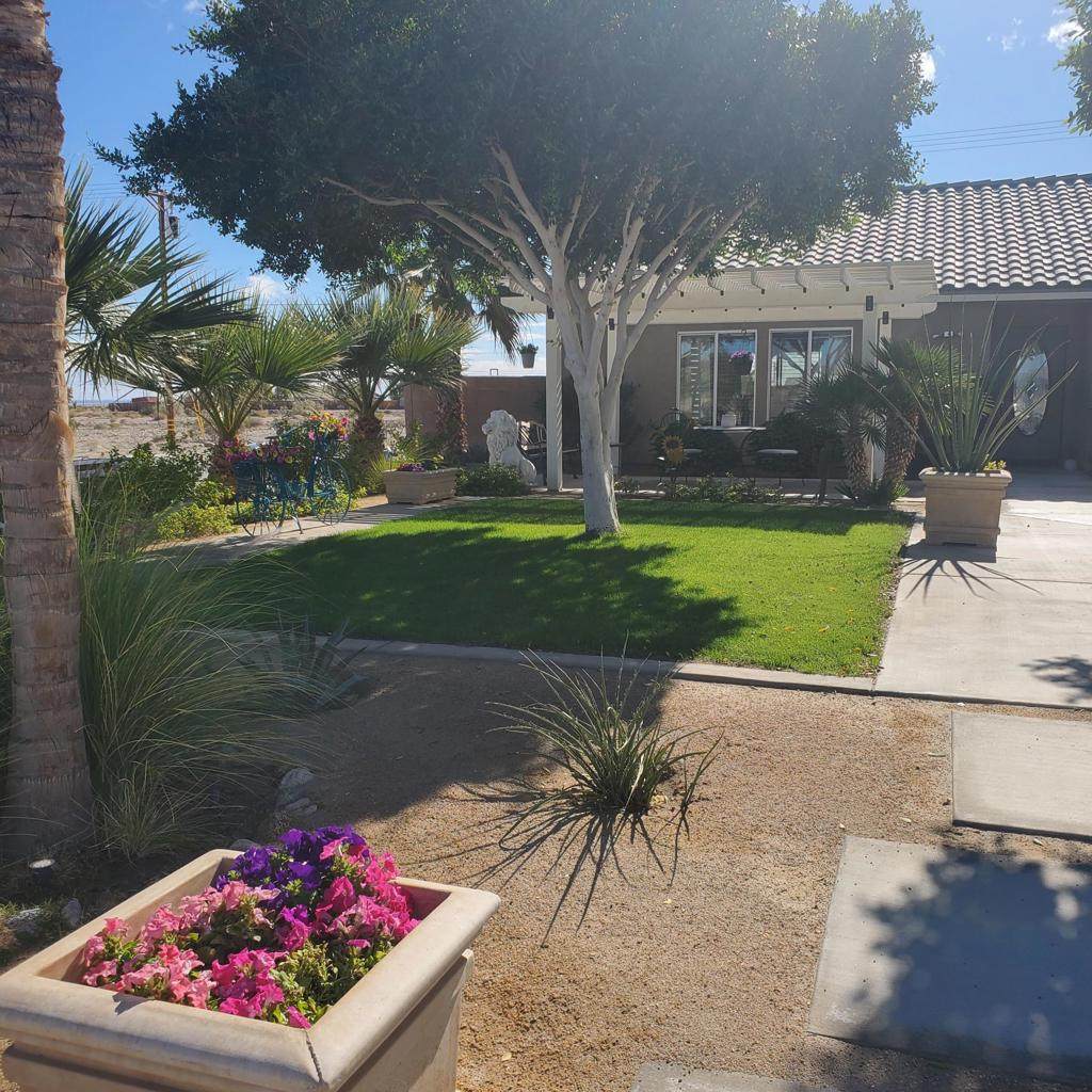 1475 Thunderbird Avenue - Photo 1