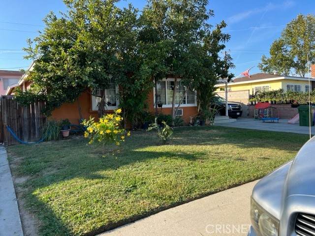2015 Castlegate Avenue - Photo 1